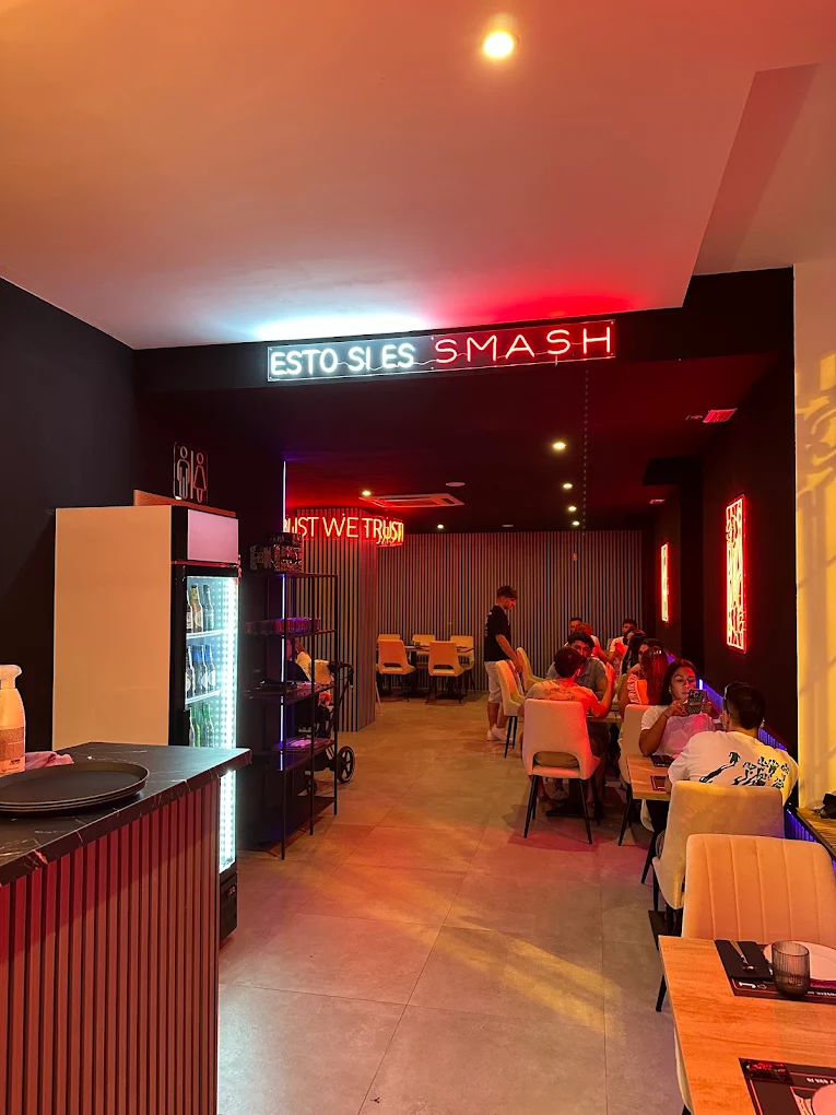 Interior del local Black Jack Smashburger